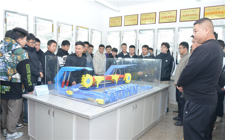 1e22b1b6d984989e80d3f4e3b92897c_副本.jpg